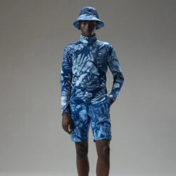 J.Lindeberg Emanuel Print 1/4 Zip Golf Sweater -FootJoy || Callaway || Ping Sales J.Lindeberg AW22 Emanuel Print Mid Layer GMJS07417 0470 SWLIN088 Hibiscus BlueNavy PeonyWhite Model 1